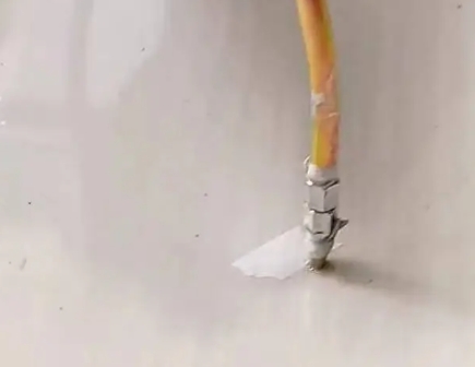 分宜瓷砖空鼓维修公司专业解答在瓷砖铺贴过程中，如果使用的砂料过粗（如全部使用了粗砂），可能会导致以下问题
